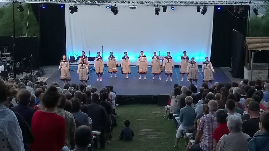 eclairage LED scène danse basque