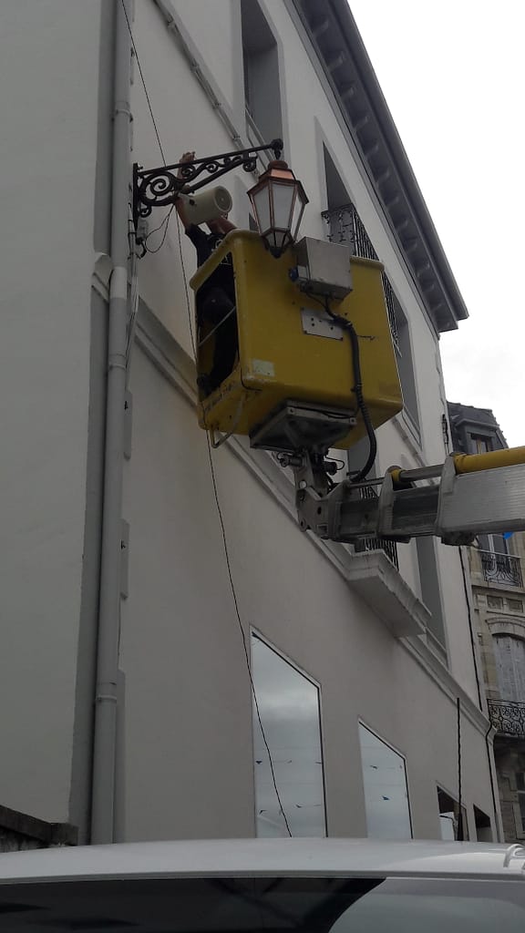 100 volts nacelle accroche HP hendaia hiri besta