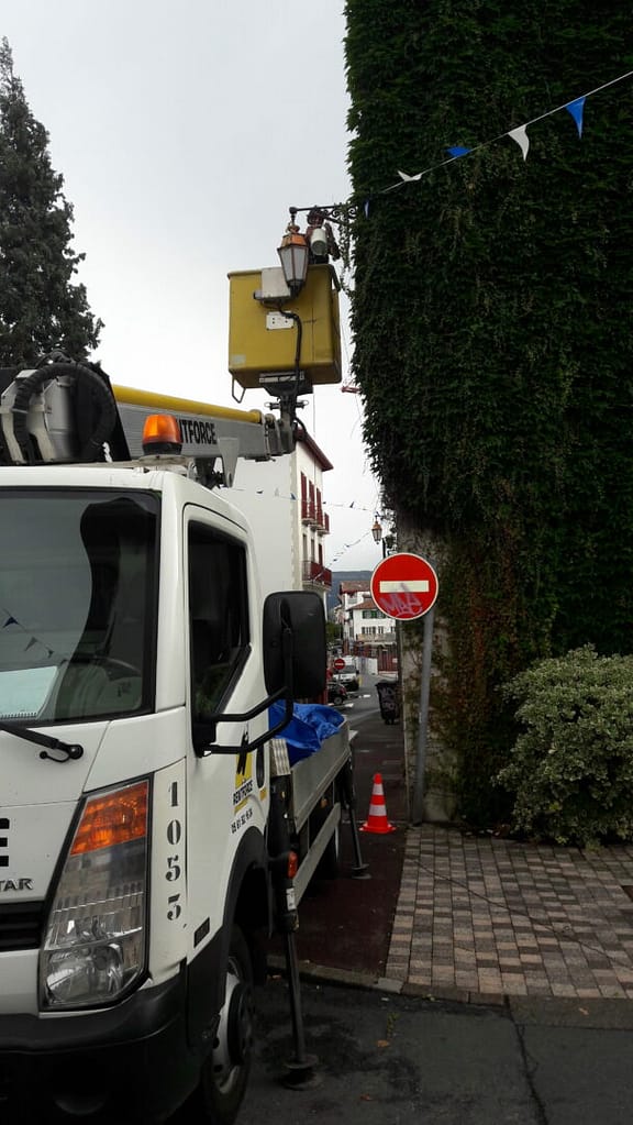 HP 100 volts nacelle fete basque hendaye