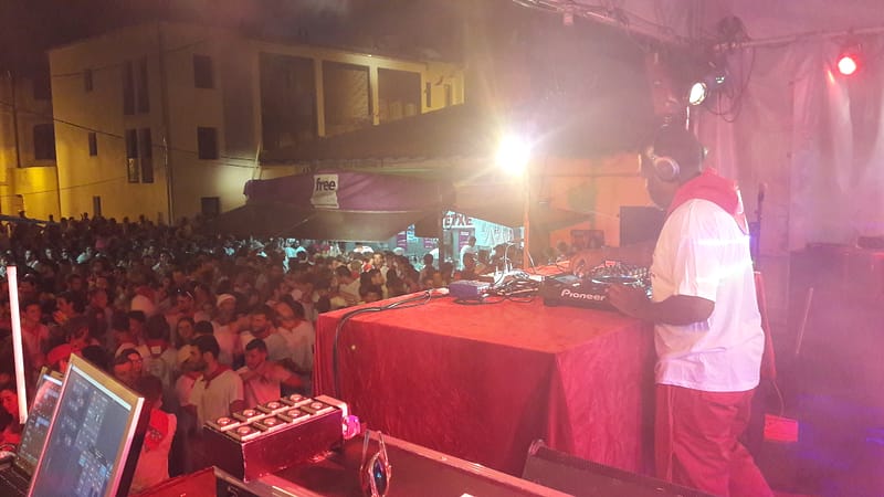 sonorisation éclairage DJ Naughty J NTM place patxa fêtes de bayonne