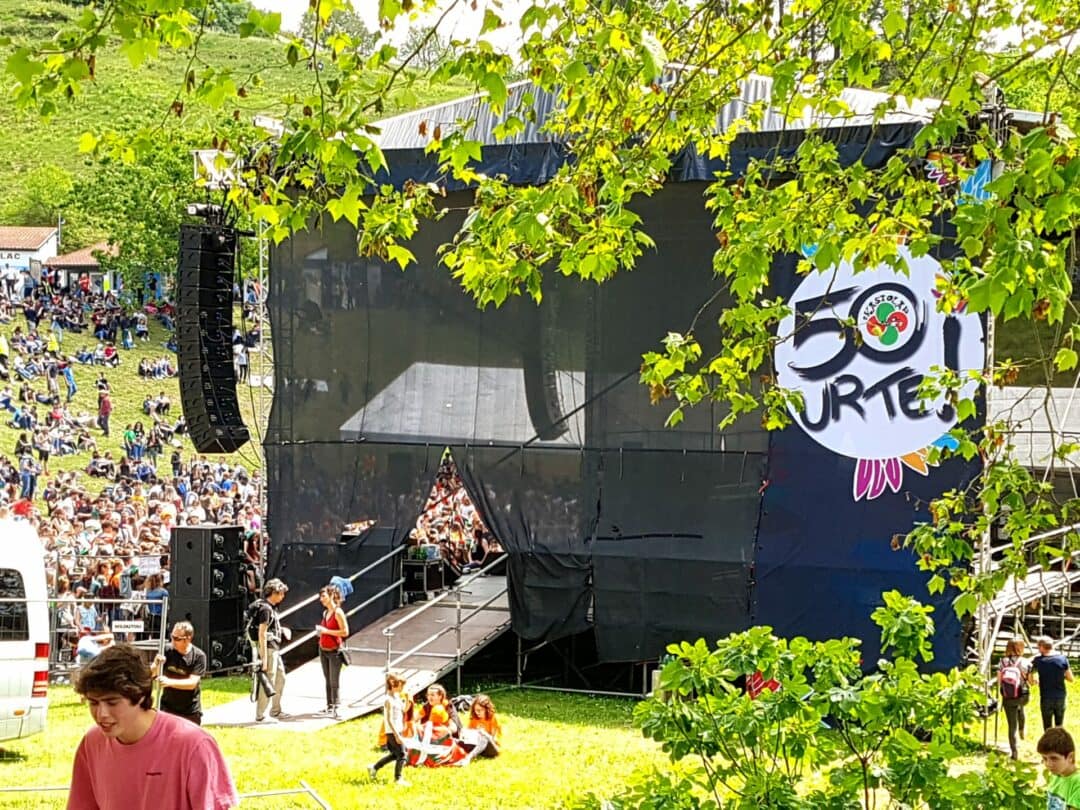 Scène Nafarroa sonorisation Seaska 50 urte Herri Urrats