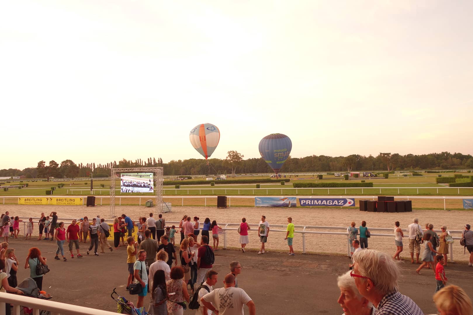 Coupe Gordon-Bennet Montgolfière à l'hippodrome de Pau - 2015